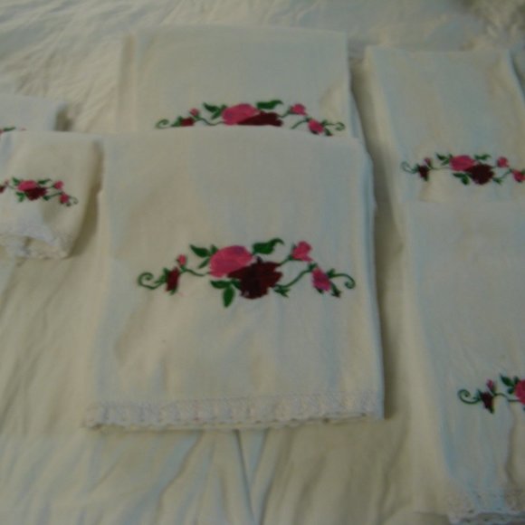 Set-New 6 white bath towels with red flower embroidery on bottom of each towel. - Picture 2 of 6